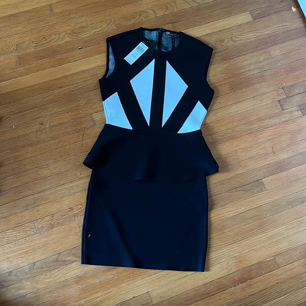 BCBGMAXAZRIA Beautiful dress NWT women size xs